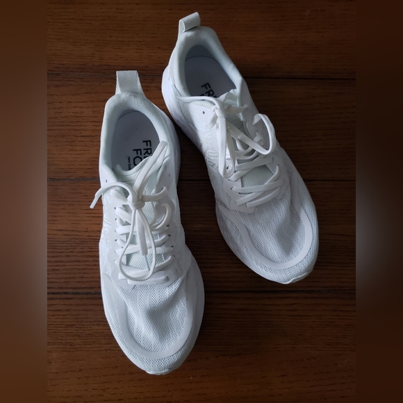 EUC New Balance Women's Fresh Foam Tempo V1 Running Shoe - Picture 3 of 11